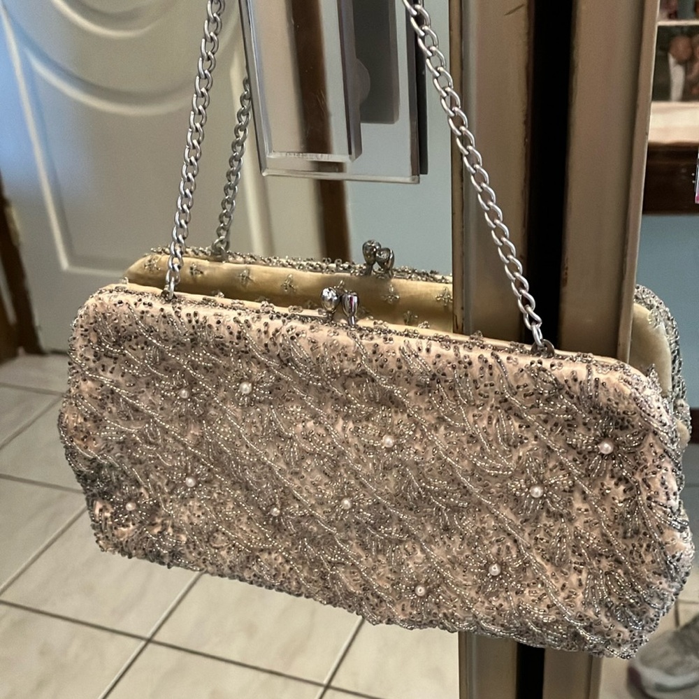 Elegant Silver Beaded Clutch